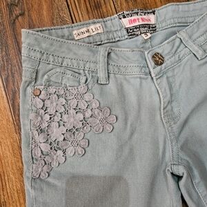 Hot Kiss 💋‎ Skinny Lily Straight Leg Jeans. Size 3.